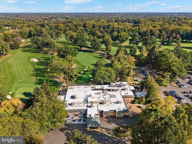 26 DOGLEG LN, Lawrence Township, NJ 08648