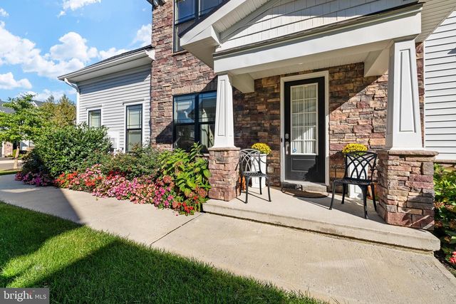 26 DOGLEG LN, Lawrence Township, NJ 08648