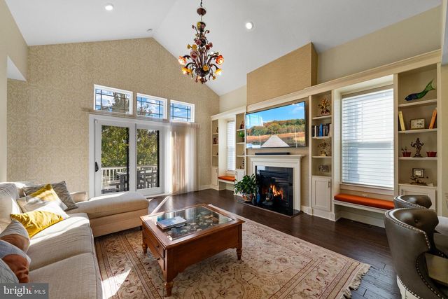 26 DOGLEG LN, Lawrence Township, NJ 08648