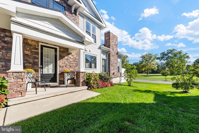 26 DOGLEG LN, Lawrence Township, NJ 08648