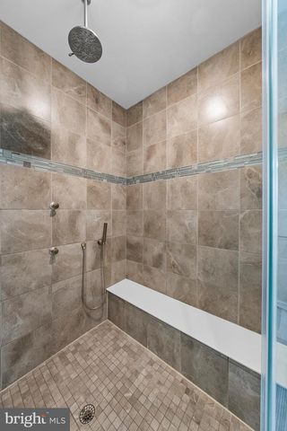 26 DOGLEG LN, Lawrence Township, NJ 08648