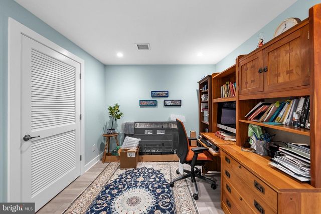 26 DOGLEG LN, Lawrence Township, NJ 08648