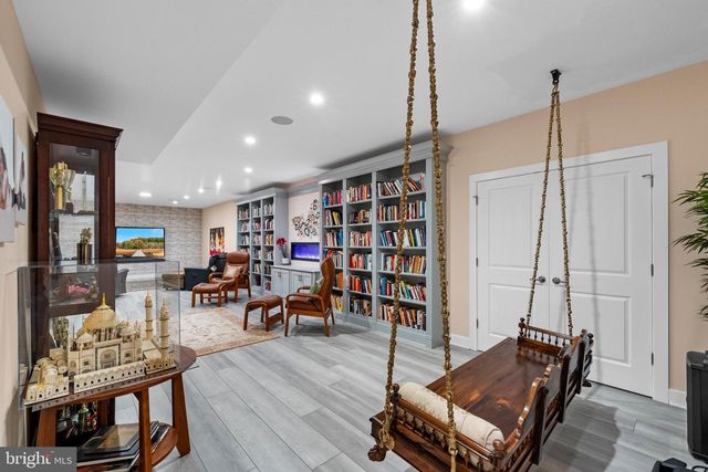 26 DOGLEG LN, Lawrence Township, NJ 08648