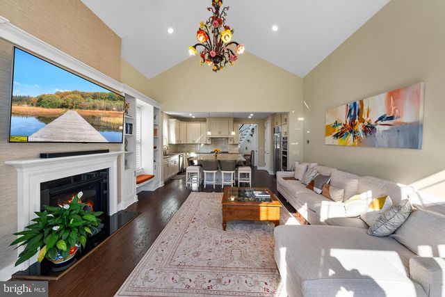 26 DOGLEG LN, Lawrence Township, NJ 08648