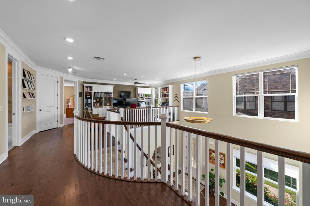 Image 40 of property listing at 26 DOGLEG LN, Lawrence Township, NJ 08648