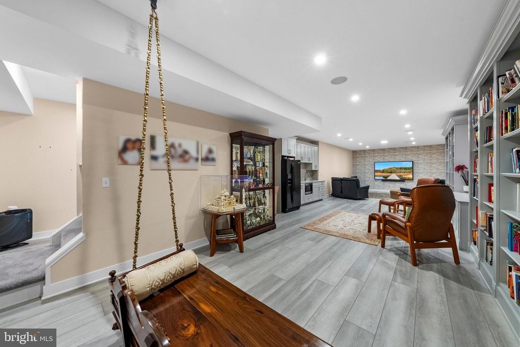 Image 58 of property listing at 26 DOGLEG LN, Lawrence Township, NJ 08648