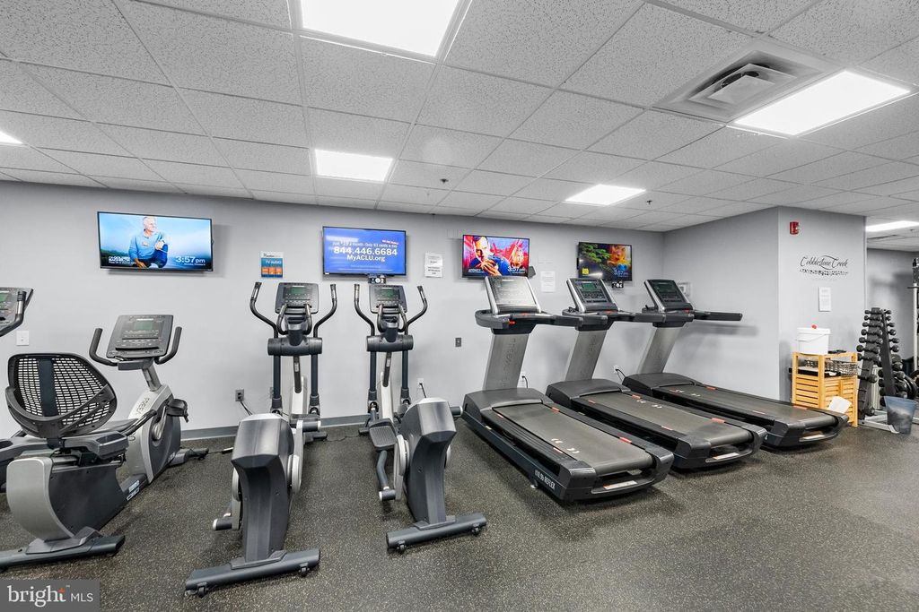 Image 68 of property listing at 26 DOGLEG LN, Lawrence Township, NJ 08648