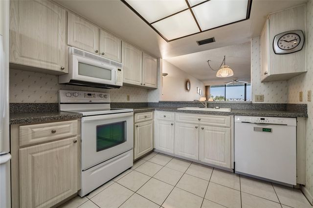 11590 SHIPWATCH DRIVE 347, Largo, FL 33774