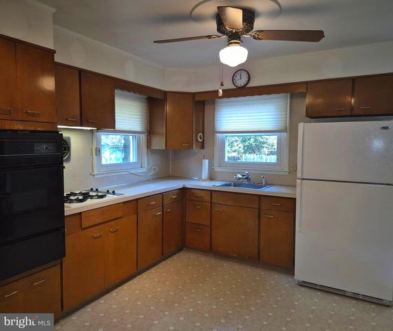 602 CARSONIA AVE, Reading, PA 19606