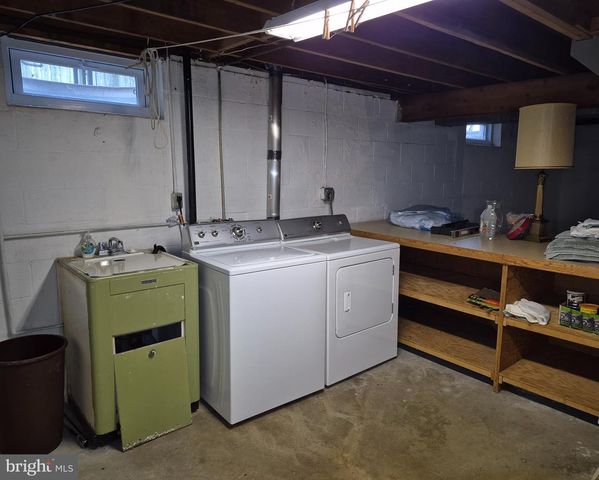 602 CARSONIA AVE, Reading, PA 19606