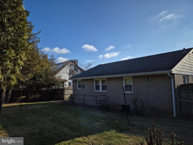 602 CARSONIA AVE, Reading, PA 19606