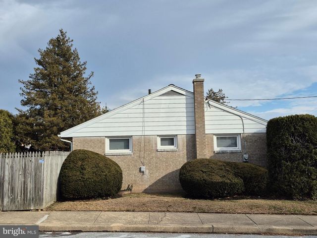 602 CARSONIA AVE, Reading, PA 19606