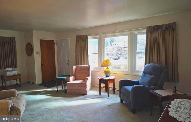 602 CARSONIA AVE, Reading, PA 19606