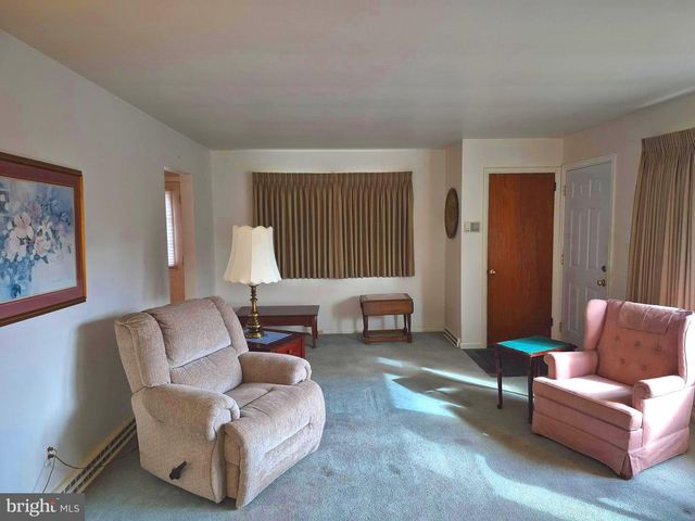 602 CARSONIA AVE, Reading, PA 19606