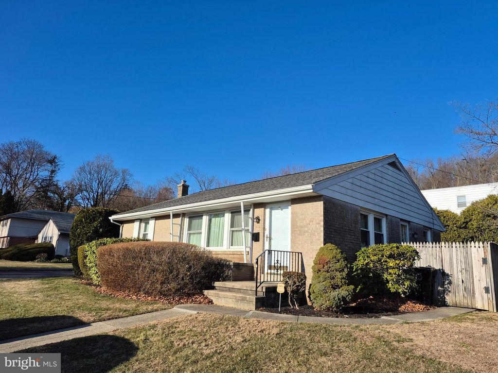 602 CARSONIA AVE, Reading, PA 19606