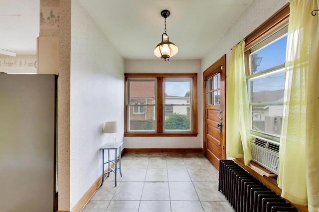 5829 N Mobile Avenue, Chicago, IL 60646