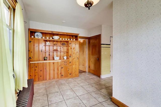 5829 N Mobile Avenue, Chicago, IL 60646