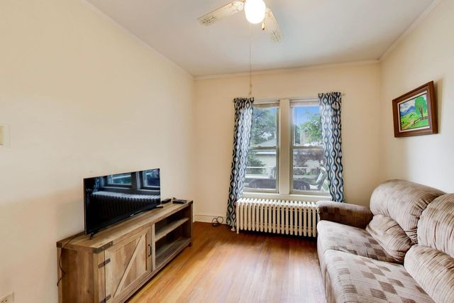5829 N Mobile Avenue, Chicago, IL 60646
