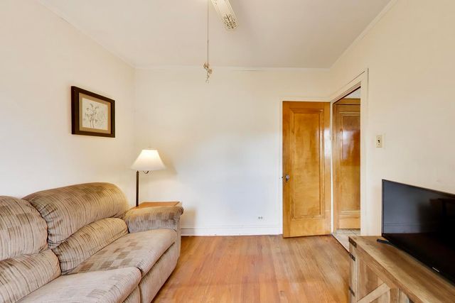 5829 N Mobile Avenue, Chicago, IL 60646