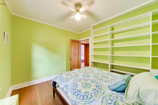 5829 N Mobile Avenue, Chicago, IL 60646