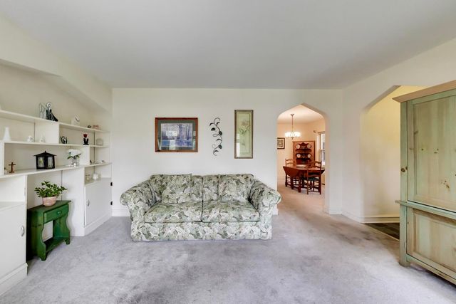 5829 N Mobile Avenue, Chicago, IL 60646