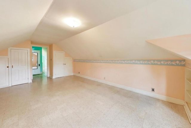 5829 N Mobile Avenue, Chicago, IL 60646