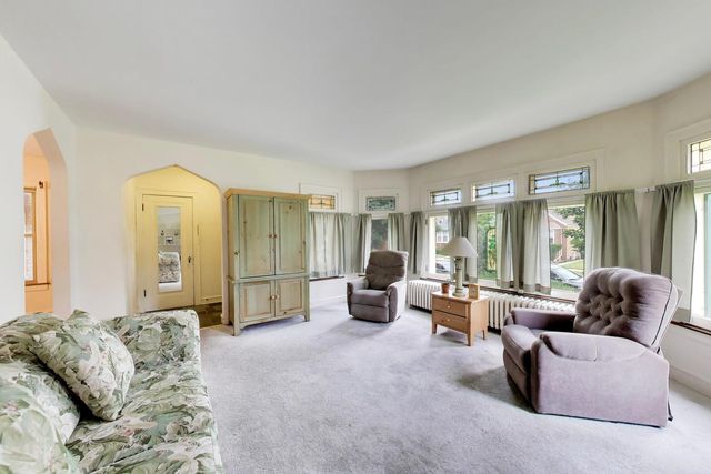 5829 N Mobile Avenue, Chicago, IL 60646