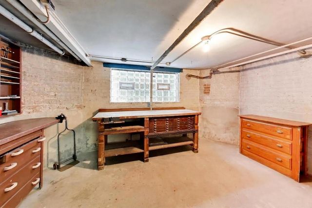 5829 N Mobile Avenue, Chicago, IL 60646