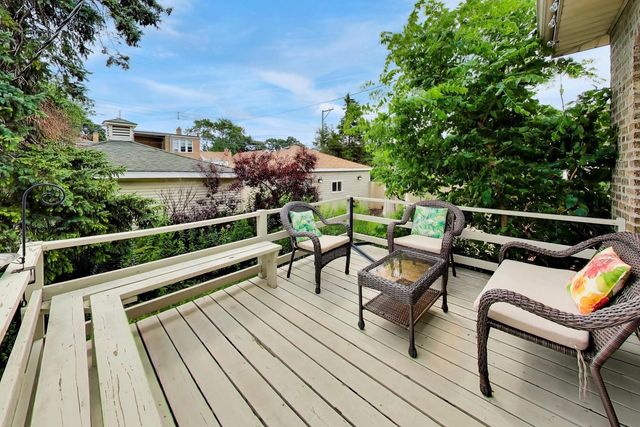 5829 N Mobile Avenue, Chicago, IL 60646