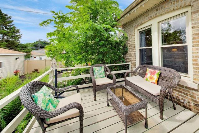 5829 N Mobile Avenue, Chicago, IL 60646