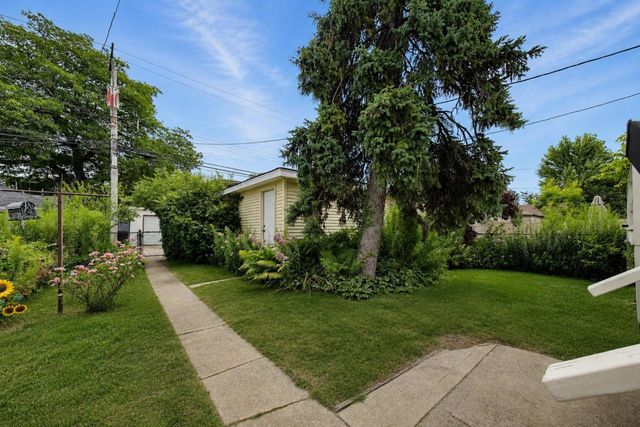 5829 N Mobile Avenue, Chicago, IL 60646