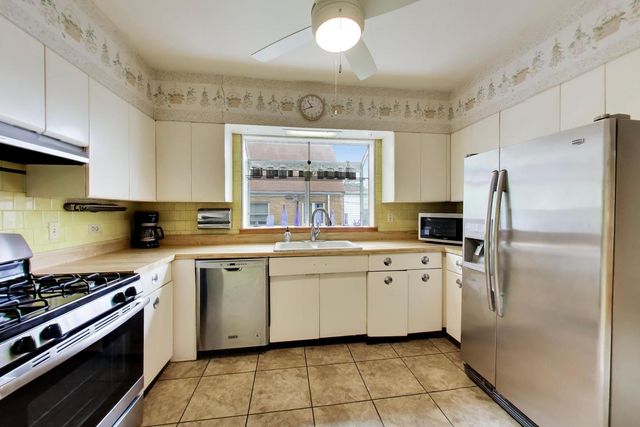 5829 N Mobile Avenue, Chicago, IL 60646