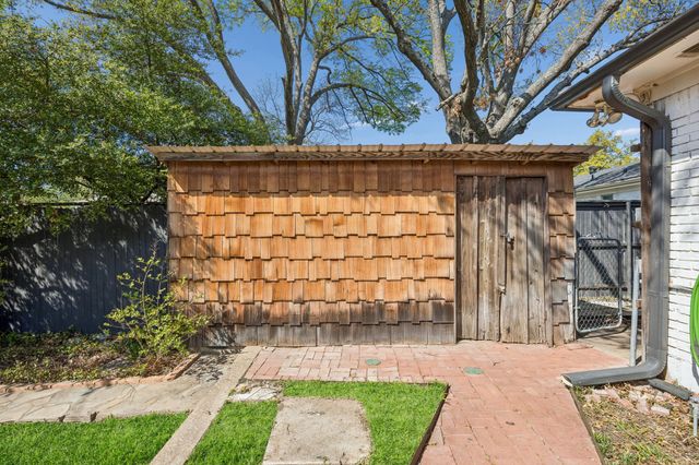 10105 Kirkhaven Drive, Dallas, TX 75238