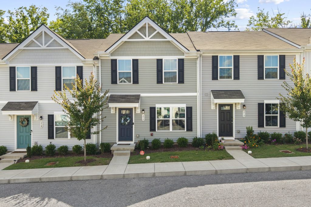 2757 Thornton Grove Blvd Apt 216, Nashville, TN 37207