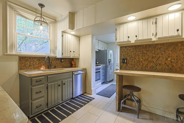 3219 Hardisty Avenue, Cincinnati, OH 45208