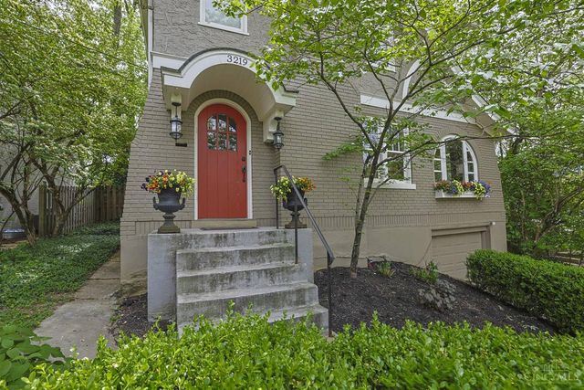 3219 Hardisty Avenue, Cincinnati, OH 45208