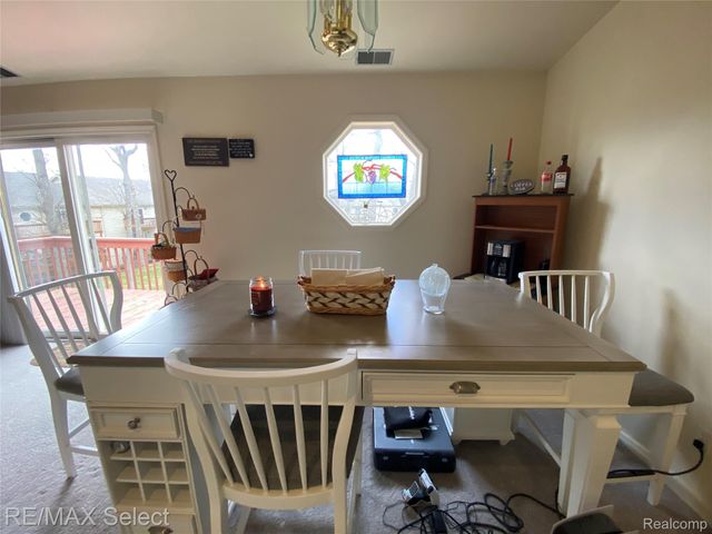 5024 Harbor Oak Drive, Waterford Charter Township, MI 48329