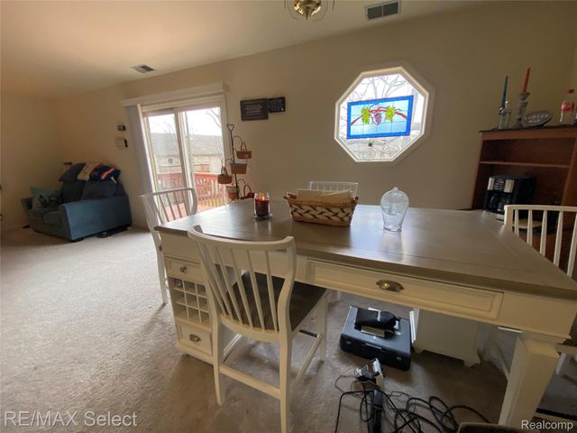 5024 Harbor Oak Drive, Waterford Charter Township, MI 48329