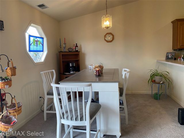 5024 Harbor Oak Drive, Waterford Charter Township, MI 48329