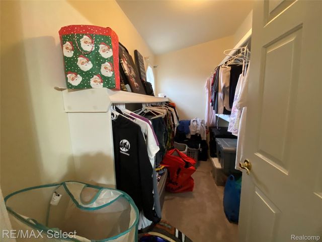 5024 Harbor Oak Drive, Waterford Charter Township, MI 48329