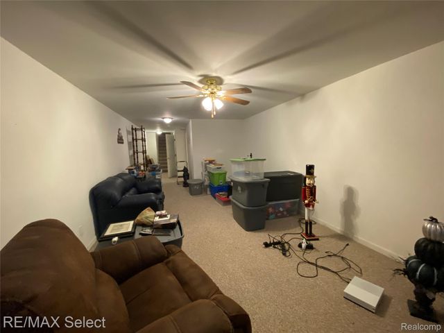 5024 Harbor Oak Drive, Waterford Charter Township, MI 48329