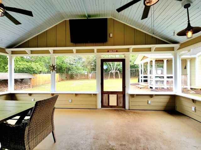 6730 Walden Circle, Tallahassee, FL 32317