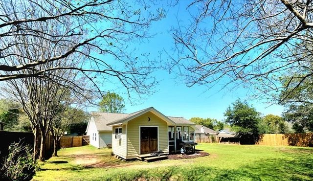 6730 Walden Circle, Tallahassee, FL 32317