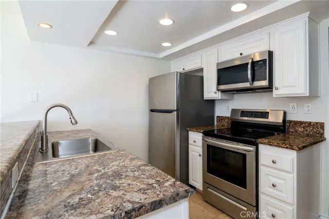 7668 Baypoint Drive 106, Huntington Beach, CA 92648