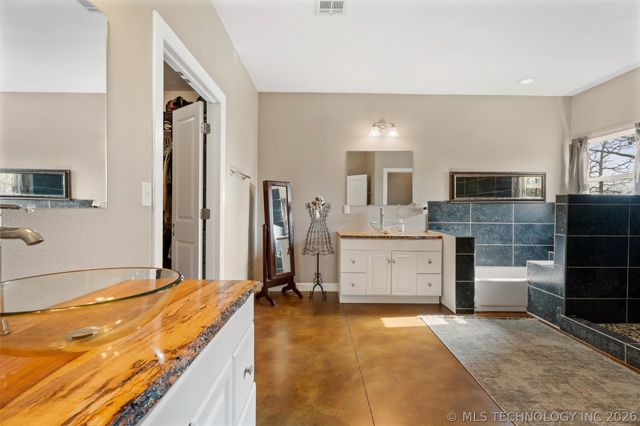 13331 N 3937 Drive, Bartlesville, OK 74003