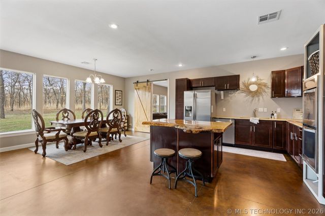 13331 N 3937 Drive, Bartlesville, OK 74003