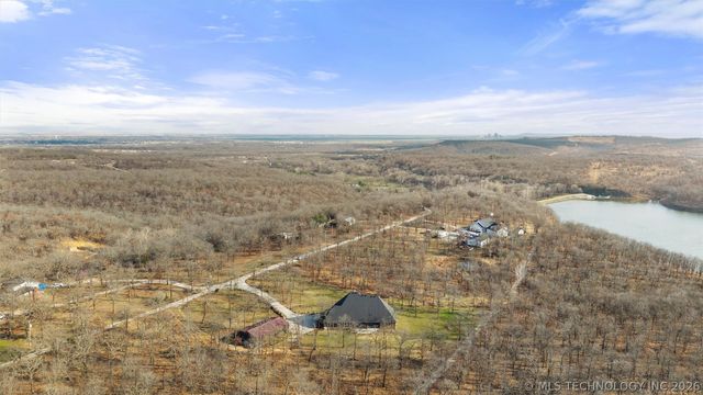 13331 N 3937 Drive, Bartlesville, OK 74003