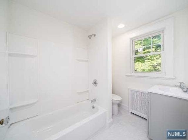 1007 Belle Avenue, Teaneck, NJ 07666