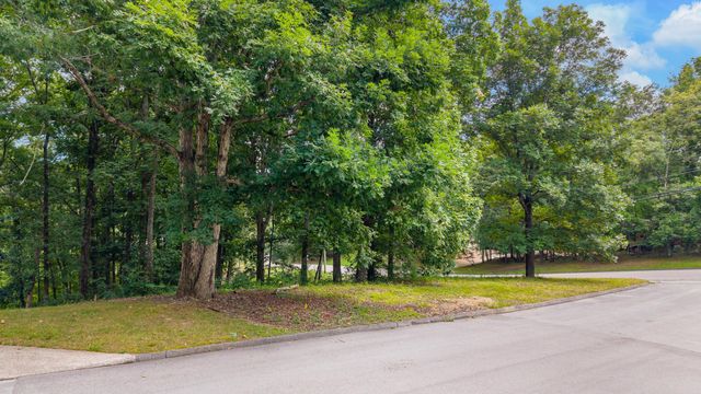 800 Brookhollow Lane, Chattanooga, TN 37421