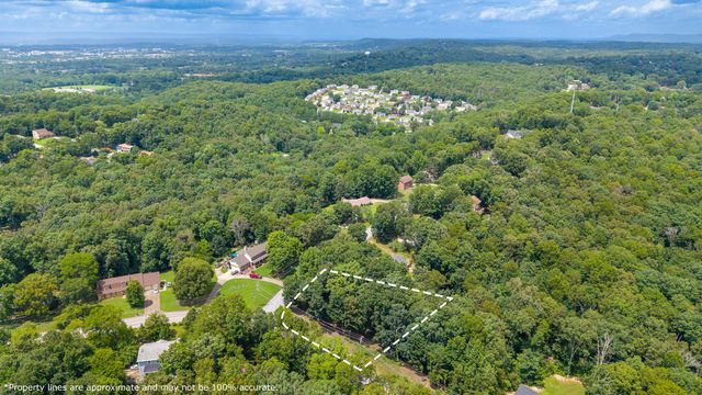 800 Brookhollow Lane, Chattanooga, TN 37421